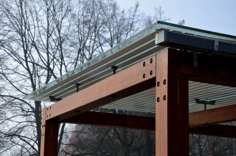 Lanai Screen Repair Options and Tips